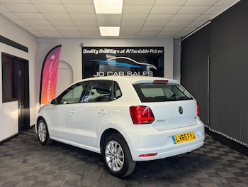 Used Volkswagen Polo 2015 for sale - 76561742: Photo
