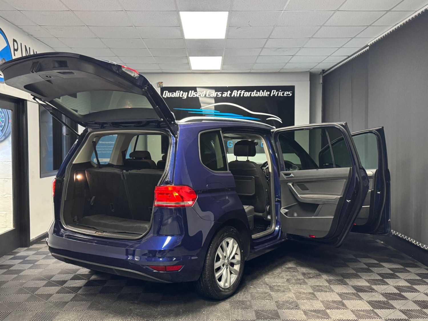 Used Volkswagen Touran 2017 for sale - 76926871: Photo 13