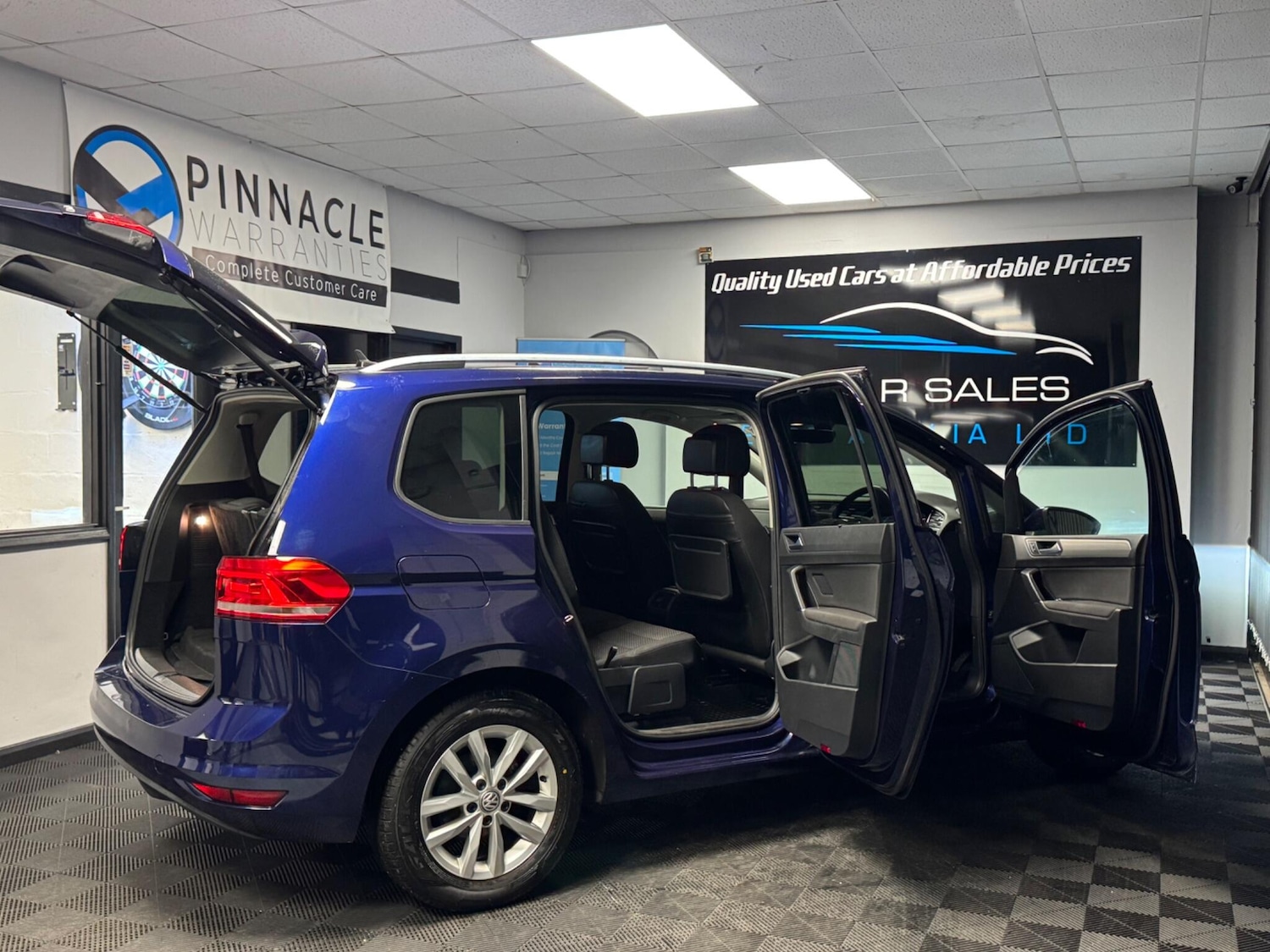 Used Volkswagen Touran 2017 for sale - 76926871: Photo 16