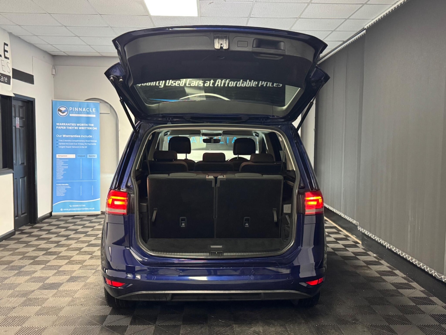 Used Volkswagen Touran 2017 for sale - 76926871: Photo 17