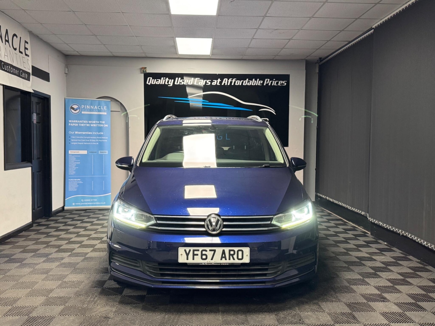 Used Volkswagen Touran 2017 for sale - 76926871: Photo 2