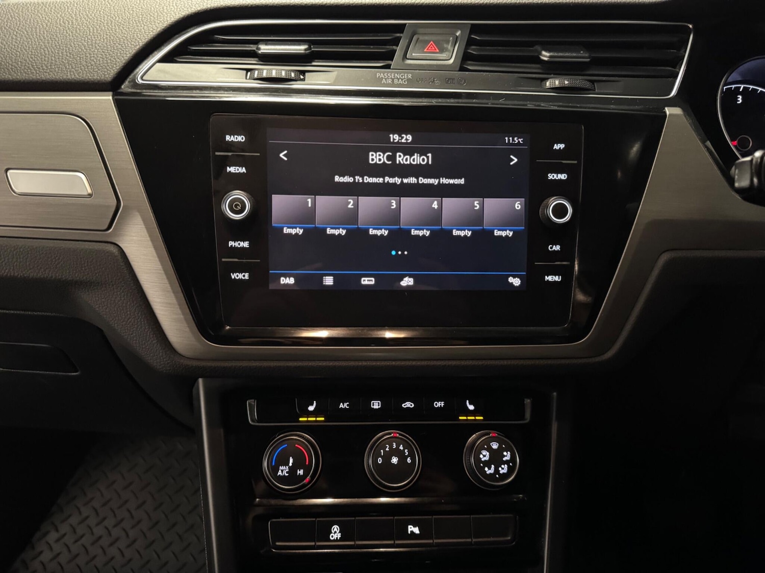 Used Volkswagen Touran 2017 for sale - 76926871: Photo 33