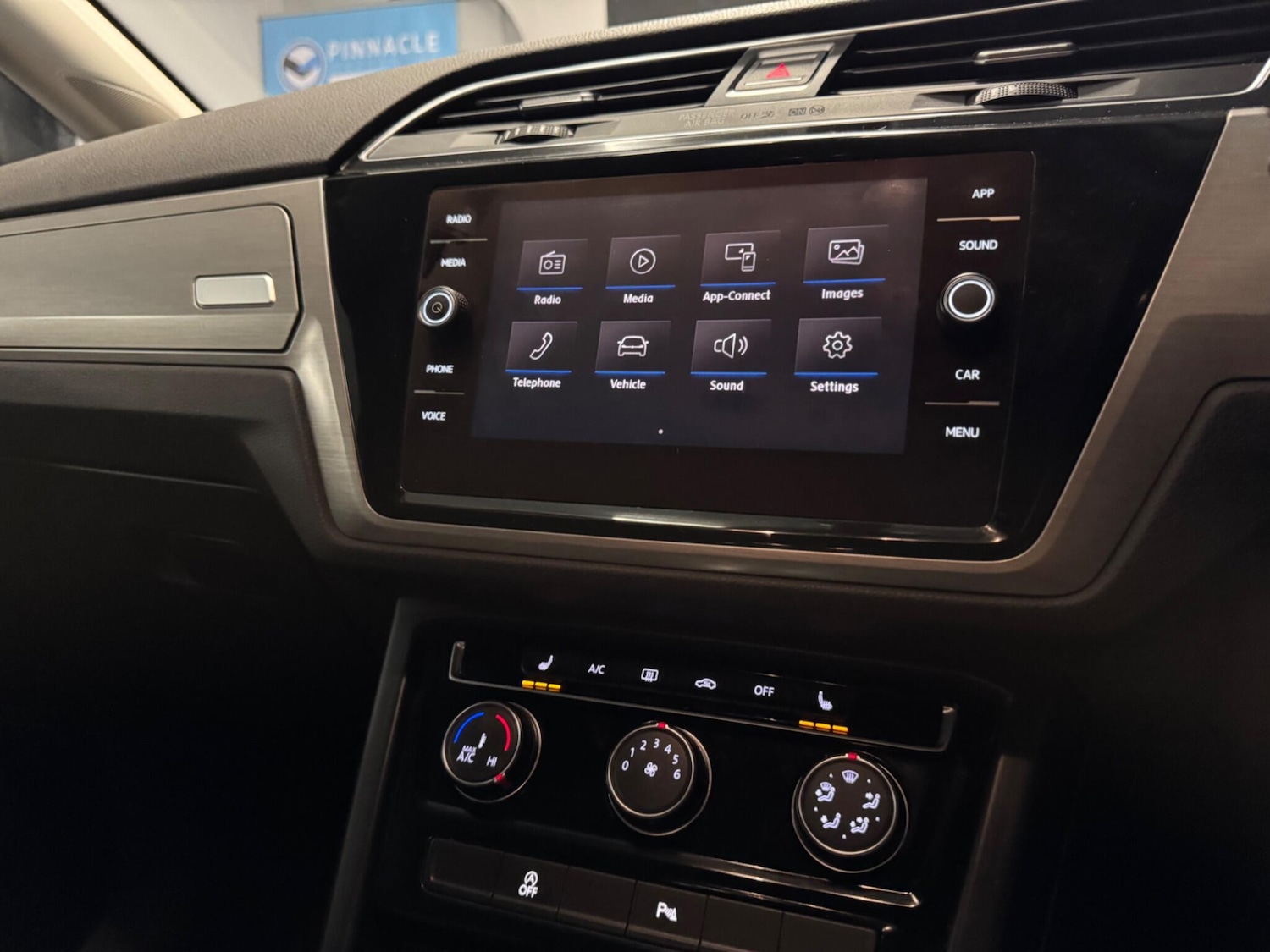 Used Volkswagen Touran 2017 for sale - 76926871: Photo 38