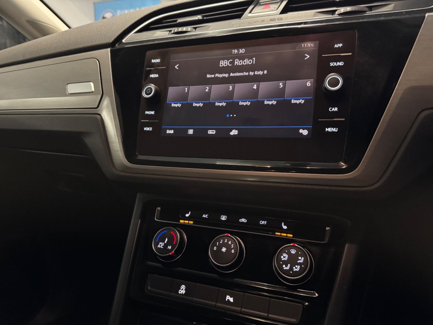 Used Volkswagen Touran 2017 for sale - 76926871: Photo 39