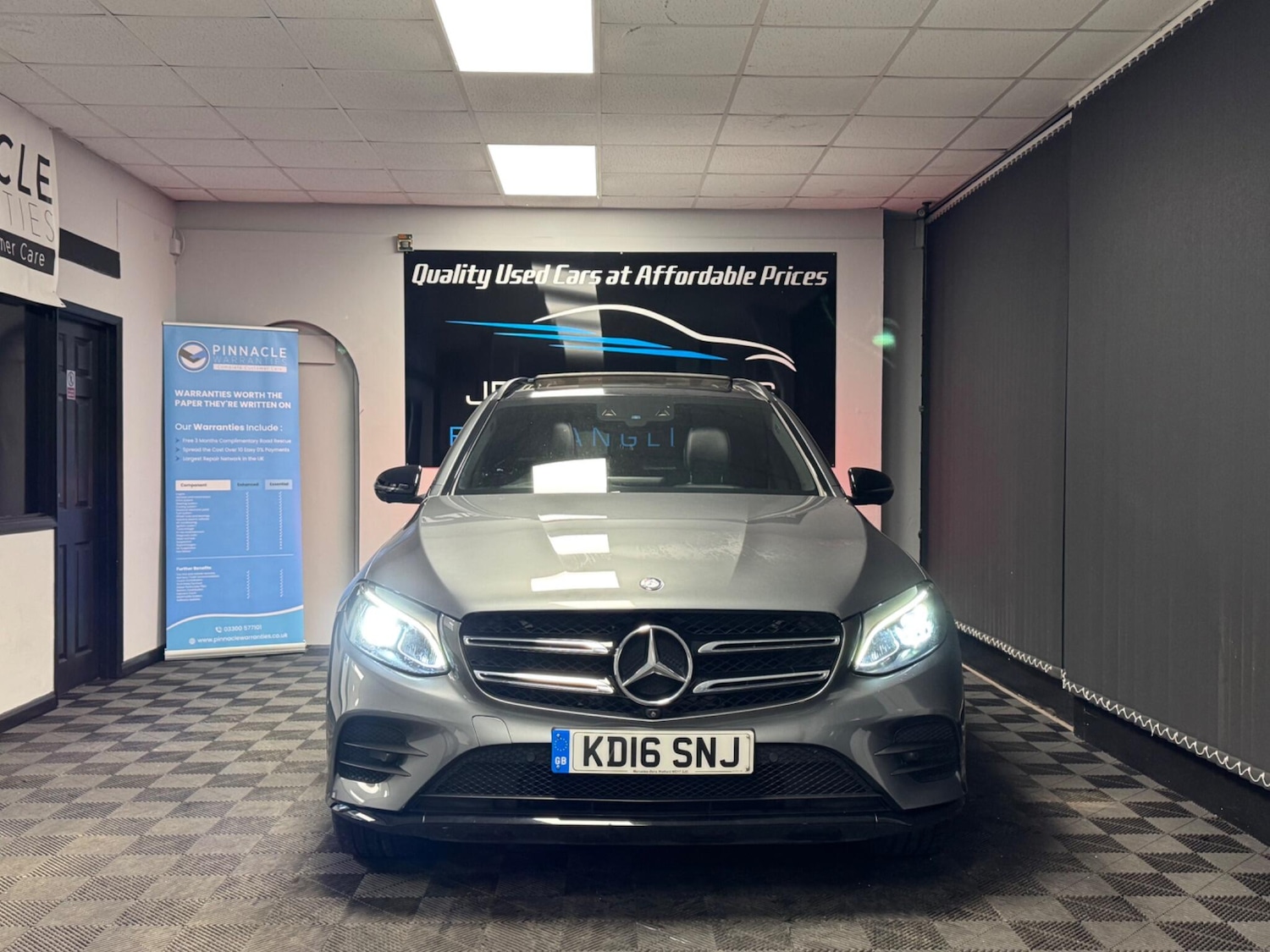 Used Mercedes-Benz GLC 2016 for sale - 76743255: Photo 2