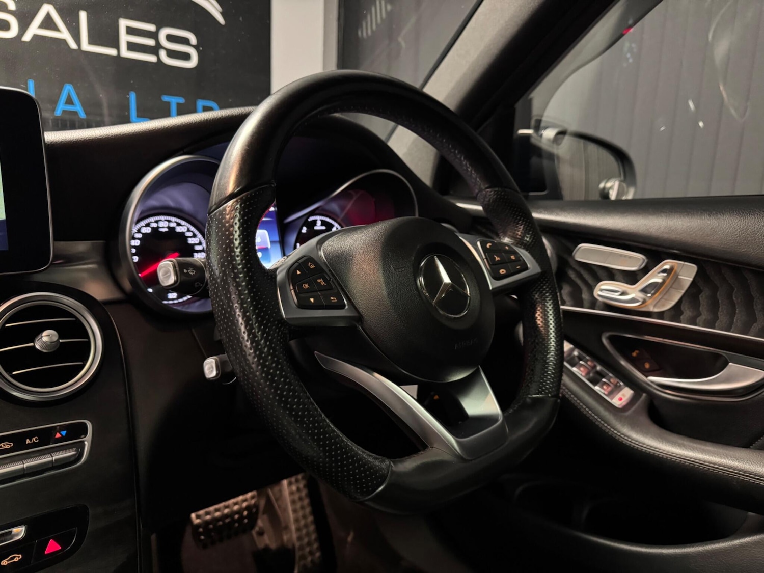 Used Mercedes-Benz GLC 2016 for sale - 76743255: Photo 34