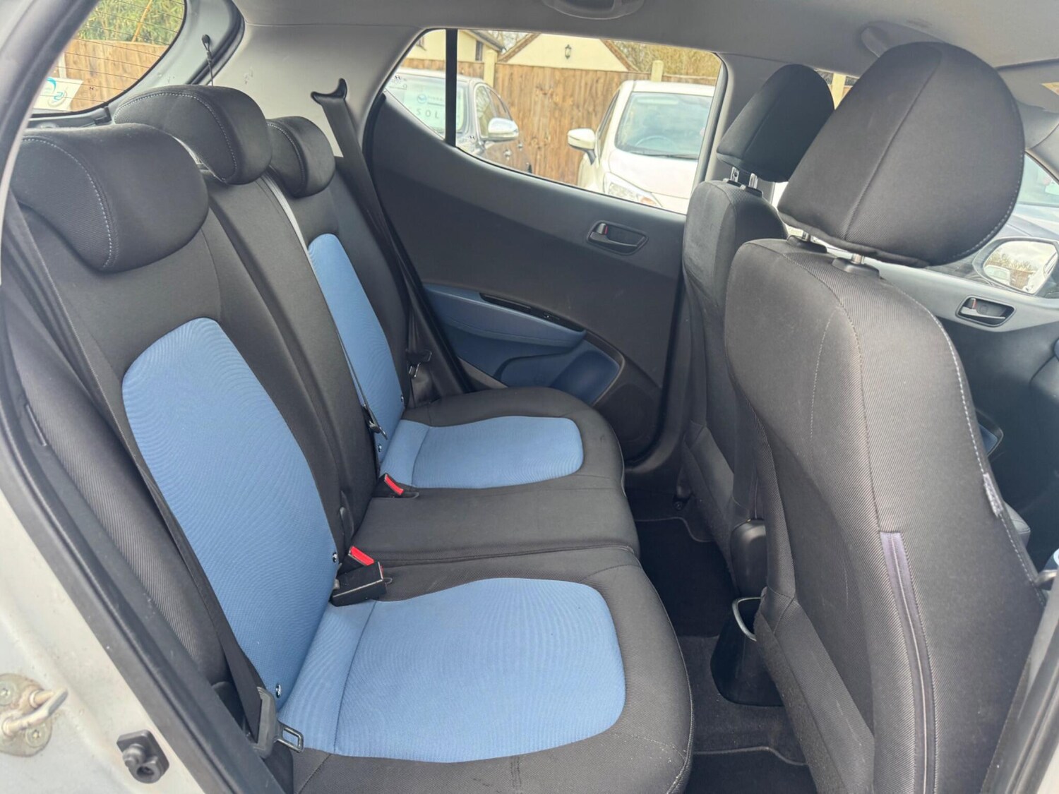 Used Hyundai i10 2014 for sale - 77484108: Photo 12