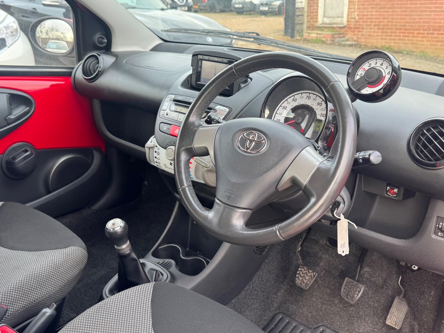 Used Toyota AYGO 2014 for sale - 76592476: Photo 8