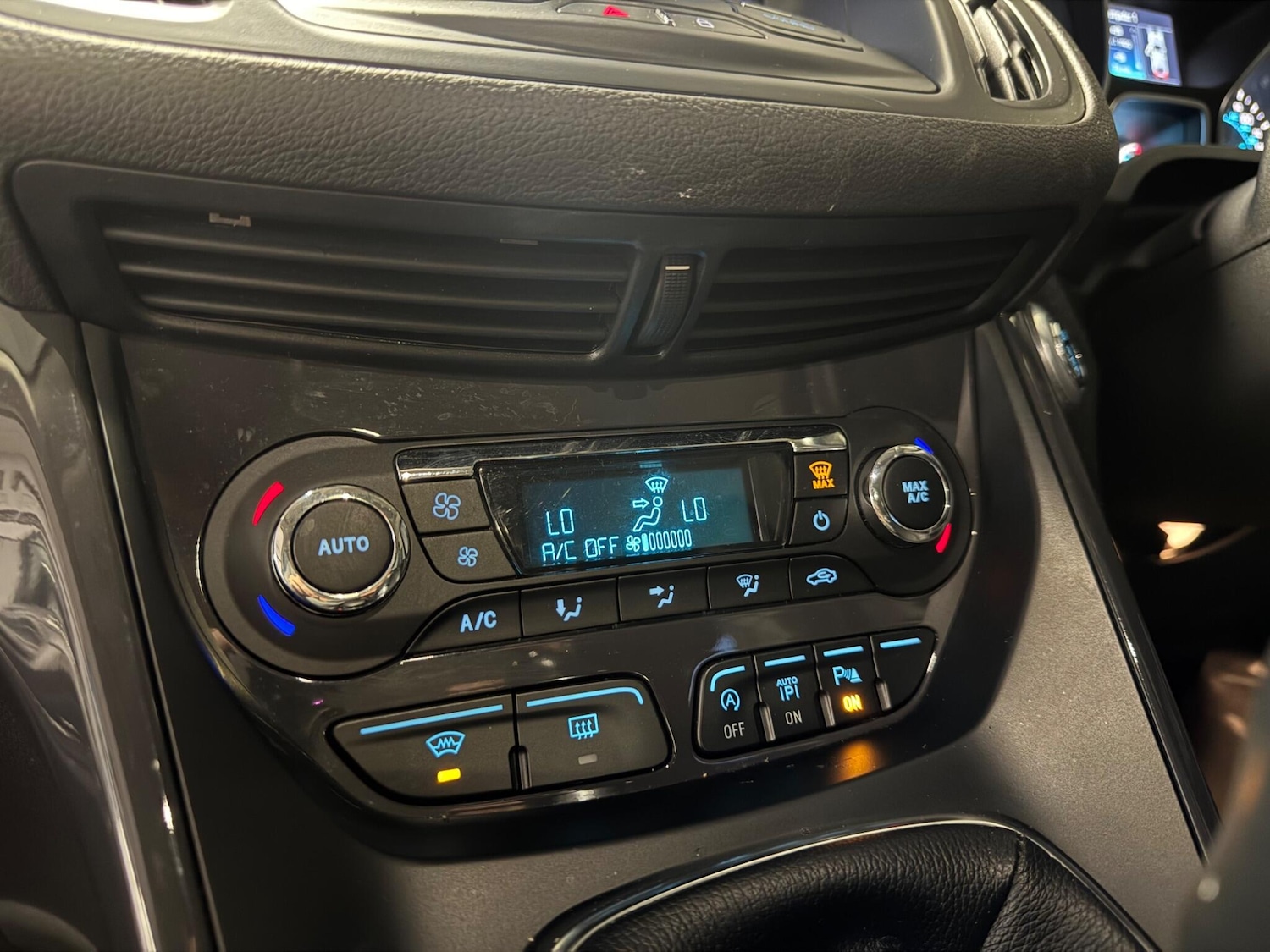 Used Ford Kuga 2016 for sale - 77892633: Photo 22