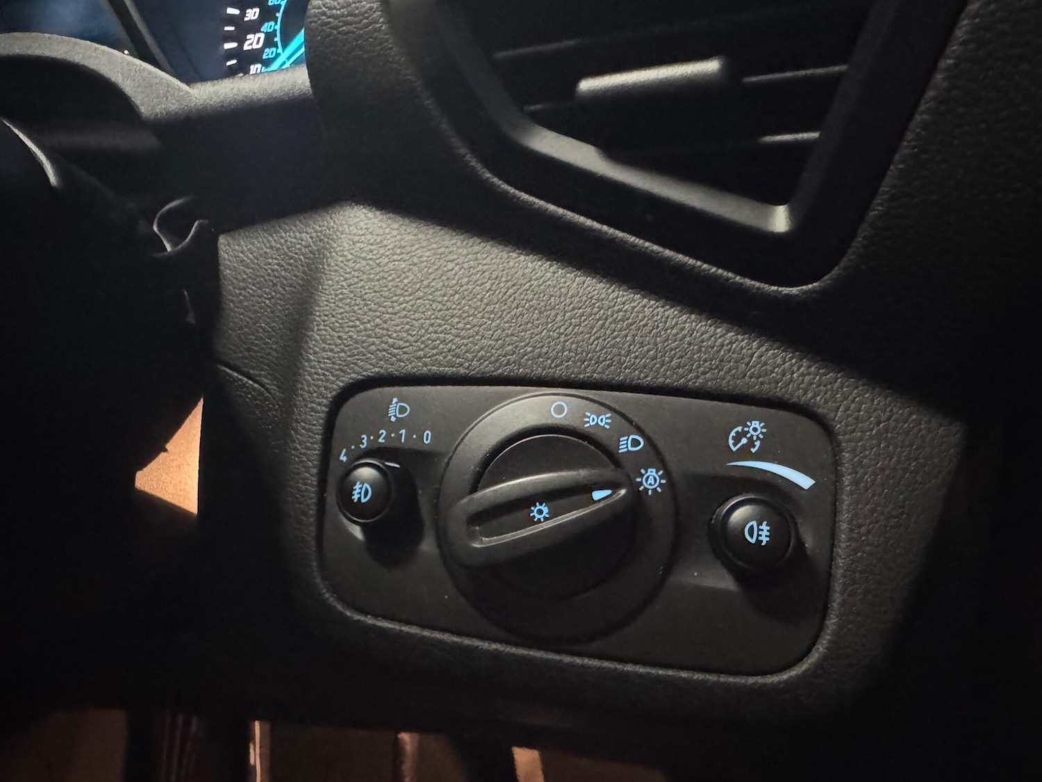 Used Ford Kuga 2016 for sale - 77892633: Photo 27