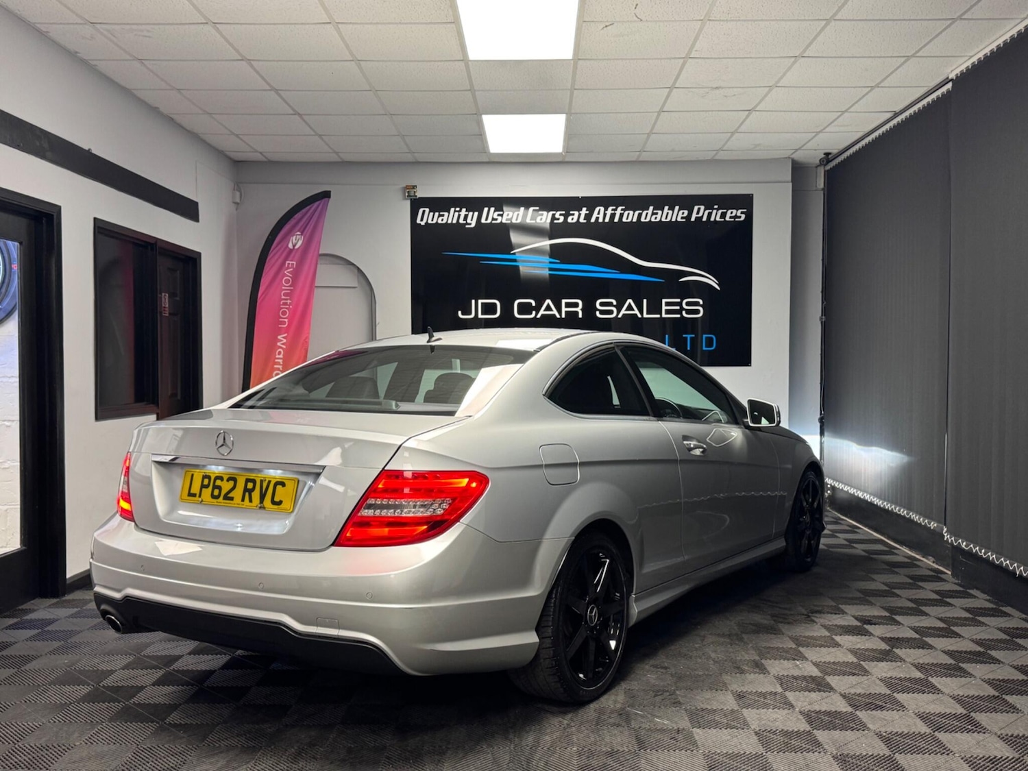 Used Mercedes-Benz C Class 2013 for sale - 76484357: Photo 10