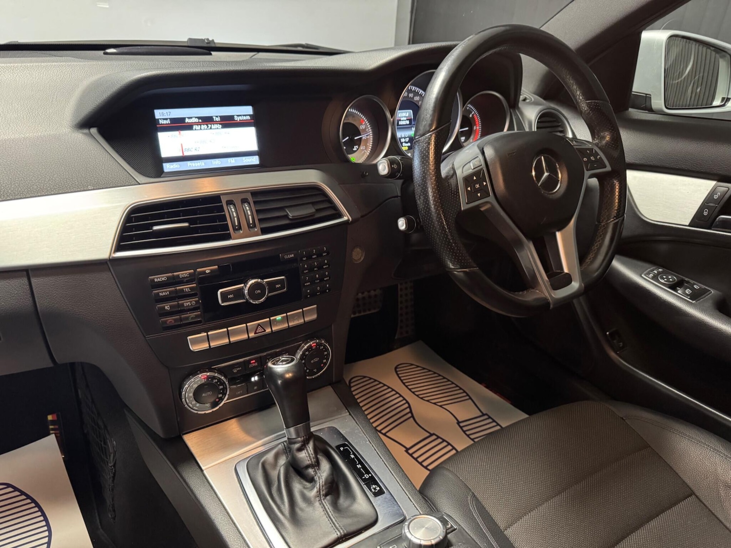 Used Mercedes-Benz C Class 2013 for sale - 76484357: Photo 24