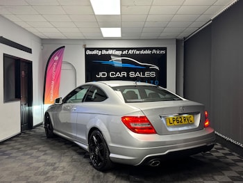 Used Mercedes-Benz C Class 2013 for sale - 76484357: Photo