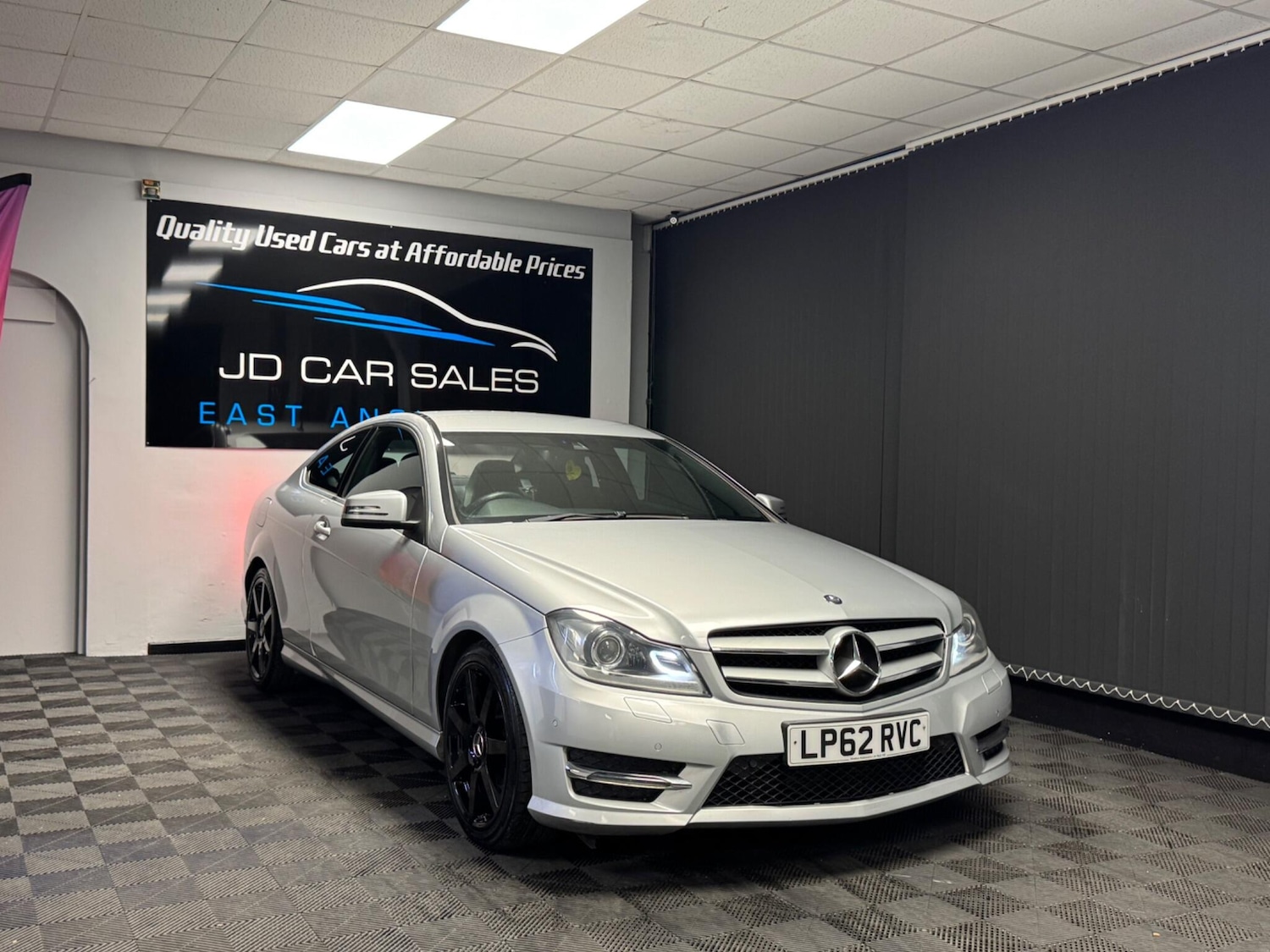 Used Mercedes-Benz C Class 2013 for sale - 76484357: Photo 4