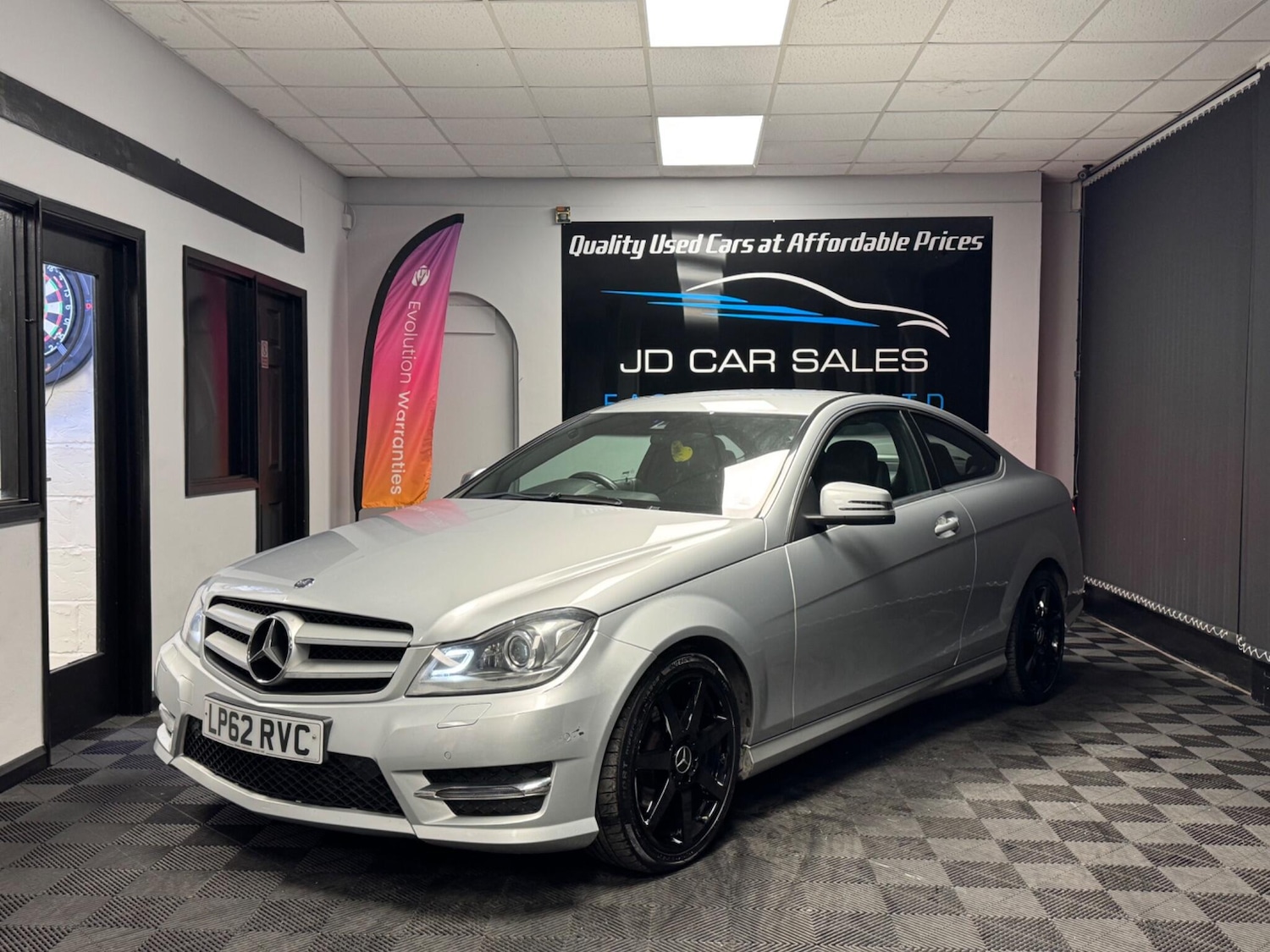 Used Mercedes-Benz C Class 2013 for sale - 76484357: Photo 5