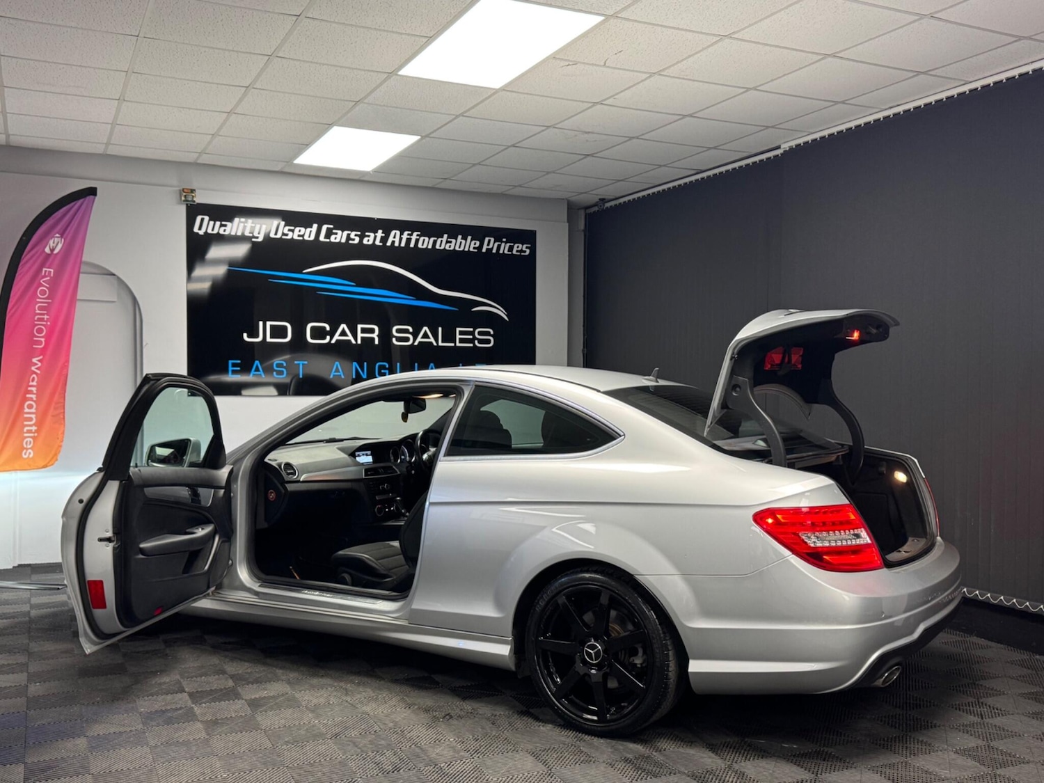 Used Mercedes-Benz C Class 2013 for sale - 76484357: Photo 9