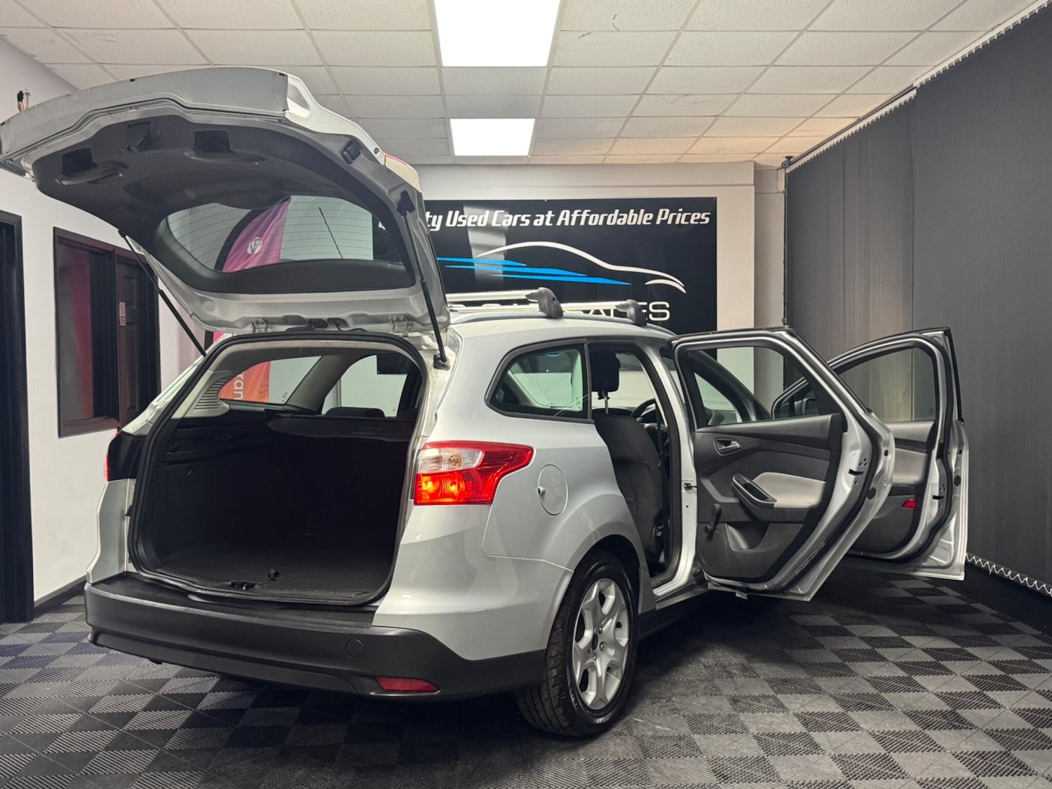 Used Ford Focus 2019 for sale - 76457420: Photo 13