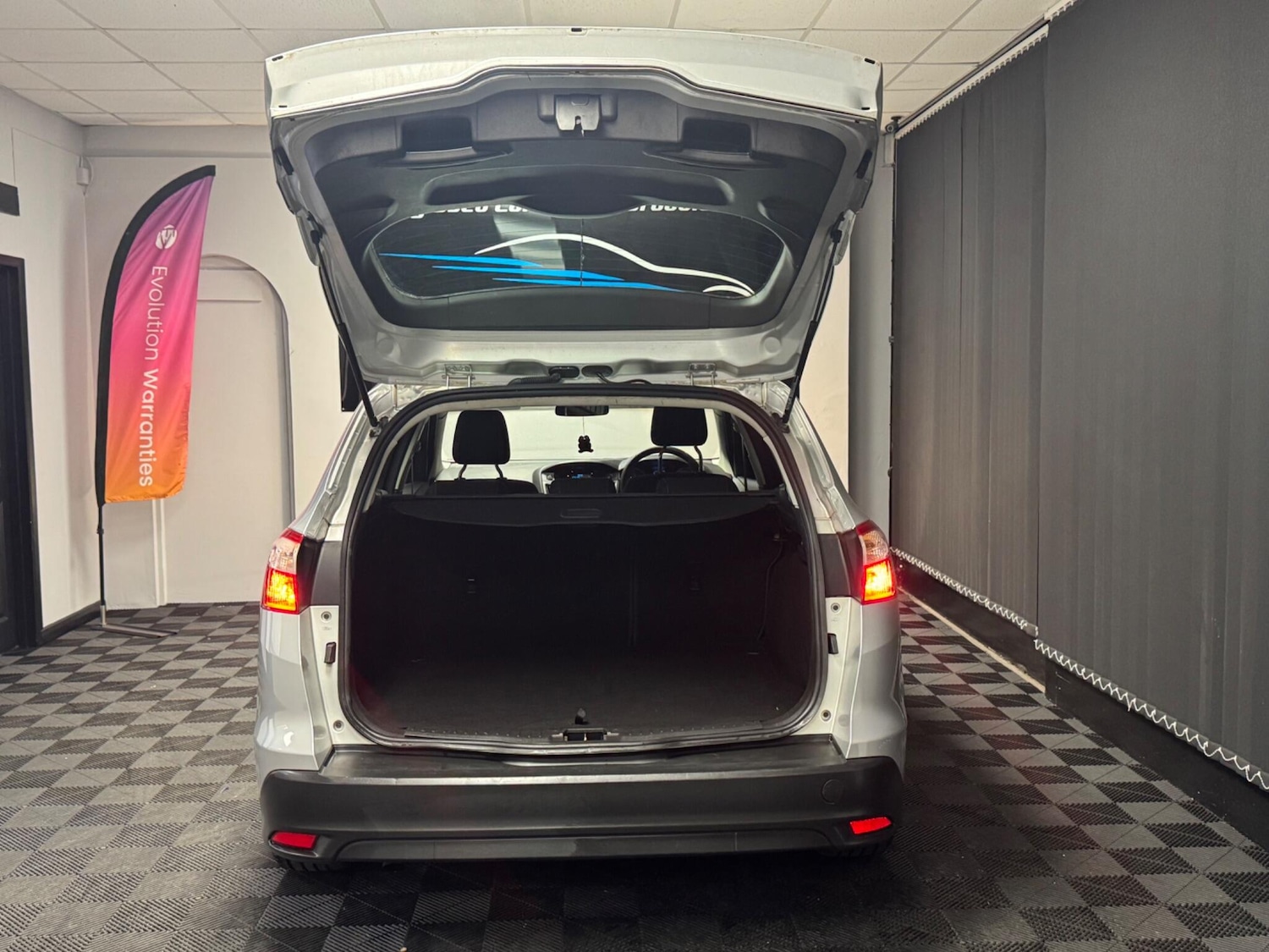 Used Ford Focus 2019 for sale - 76457420: Photo 16