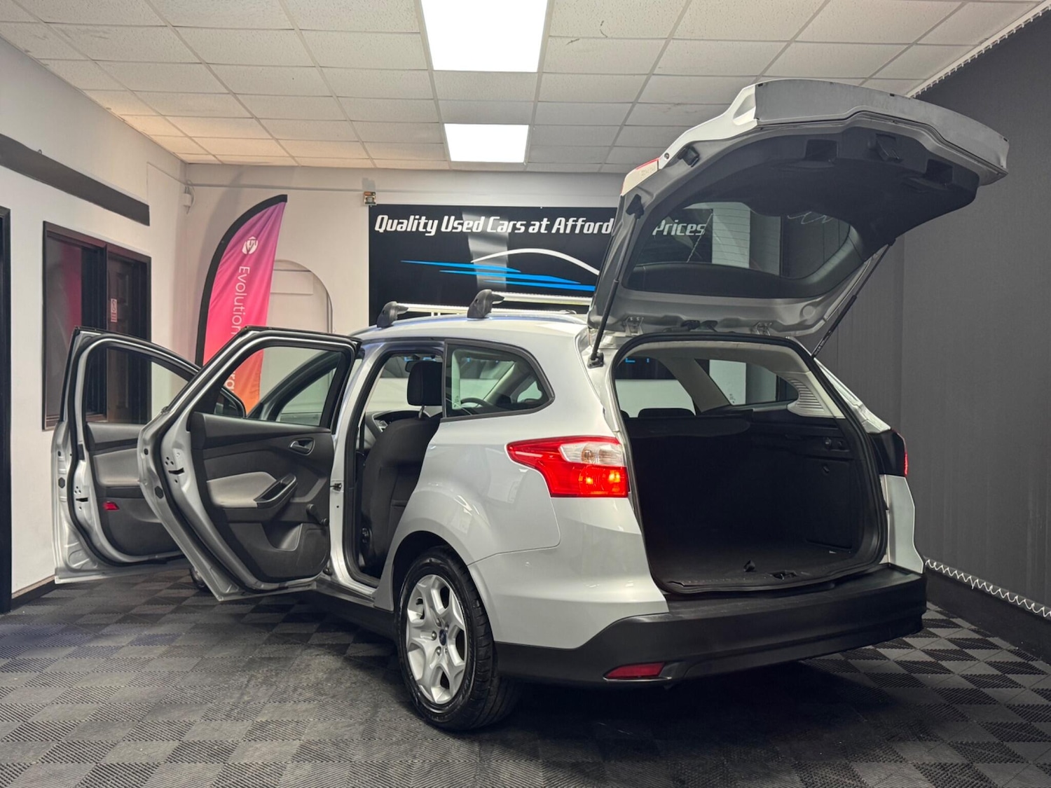 Used Ford Focus 2019 for sale - 76457420: Photo 9