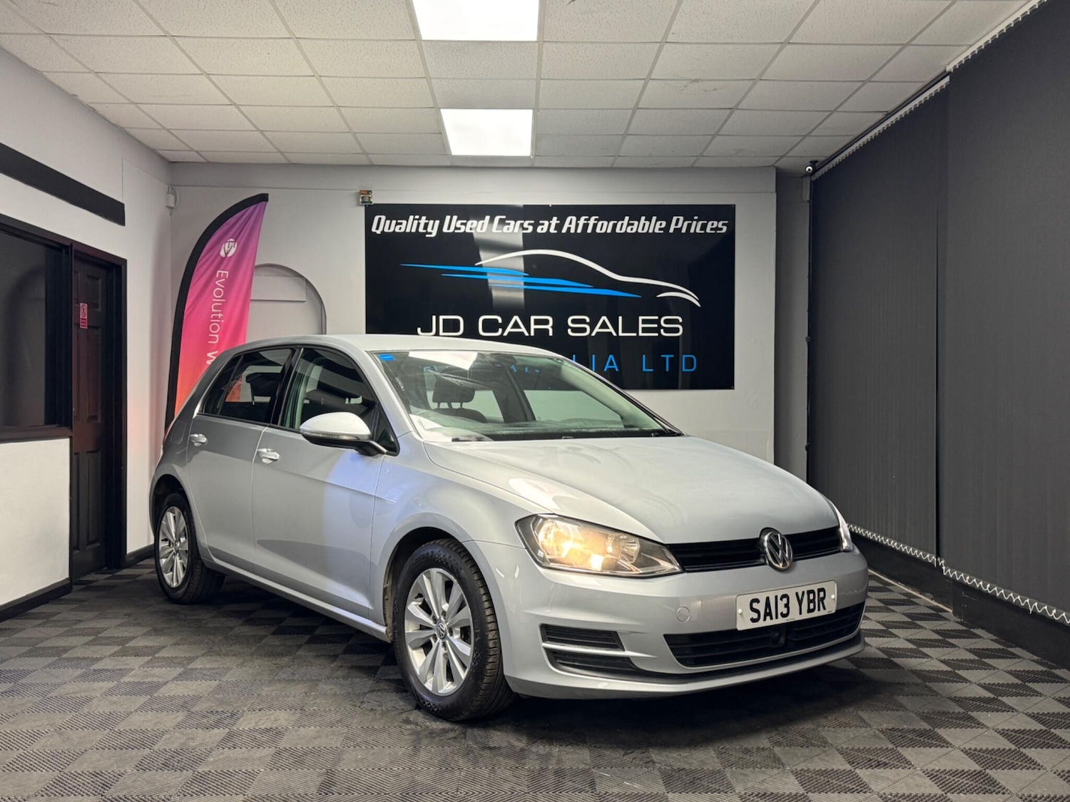 Used Volkswagen Golf 2013 for sale - 76397855: Photo 1