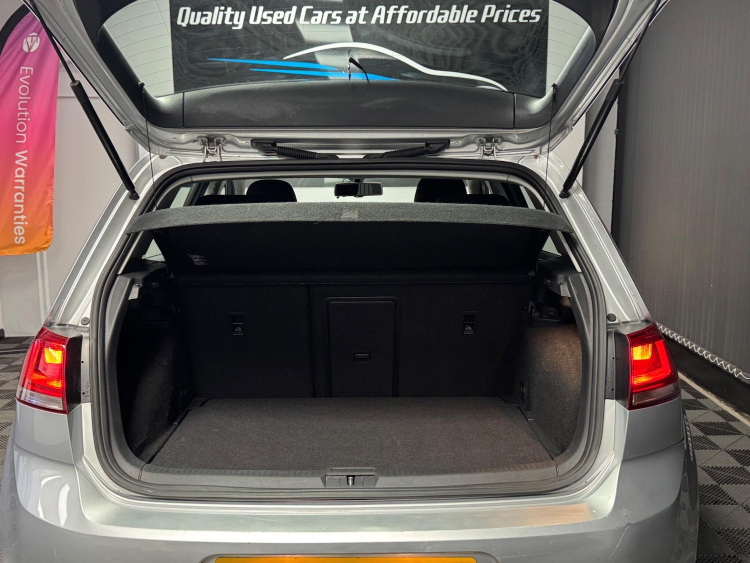 Used Volkswagen Golf 2013 for sale - 76397855: Photo 17