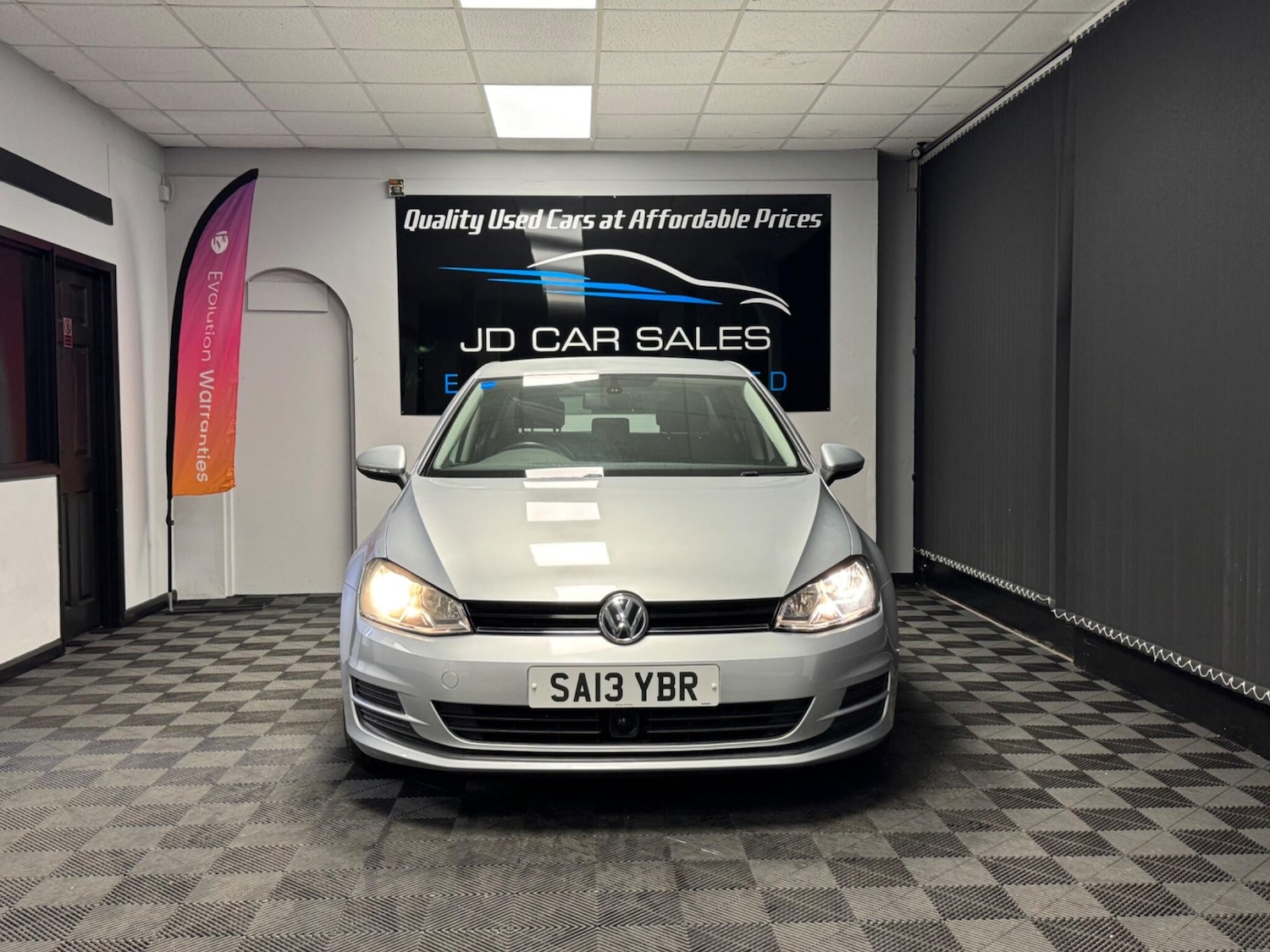 Used Volkswagen Golf 2013 for sale - 76397855: Photo 2