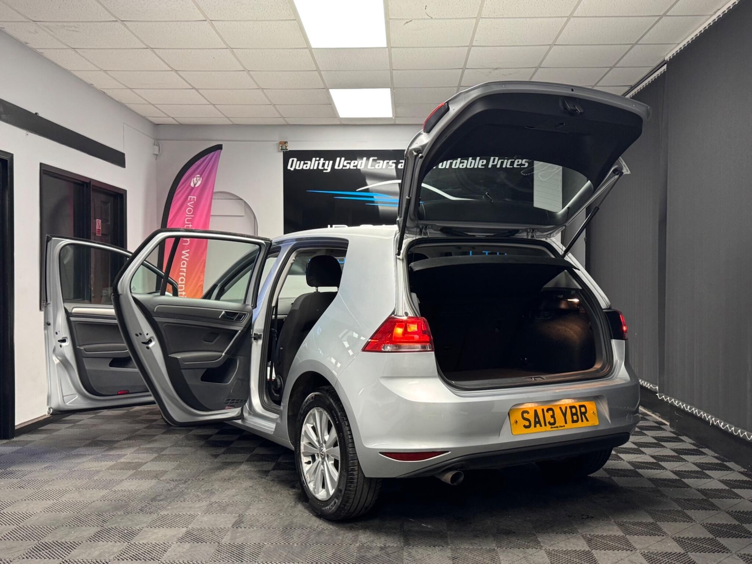 Used Volkswagen Golf 2013 for sale - 76397855: Photo 9