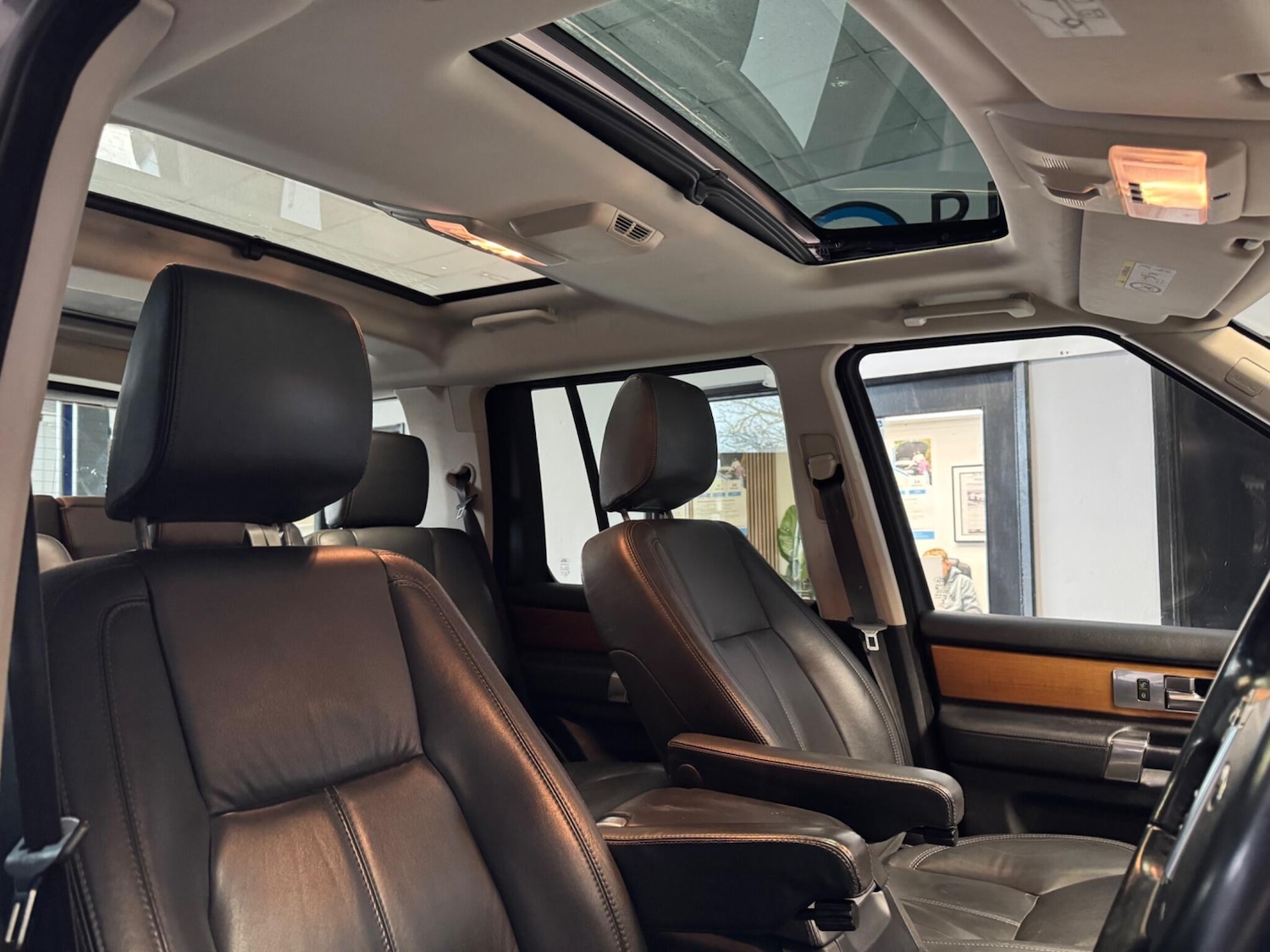 Used Land Rover Discovery 4 2015 for sale - 77387223: Photo 17