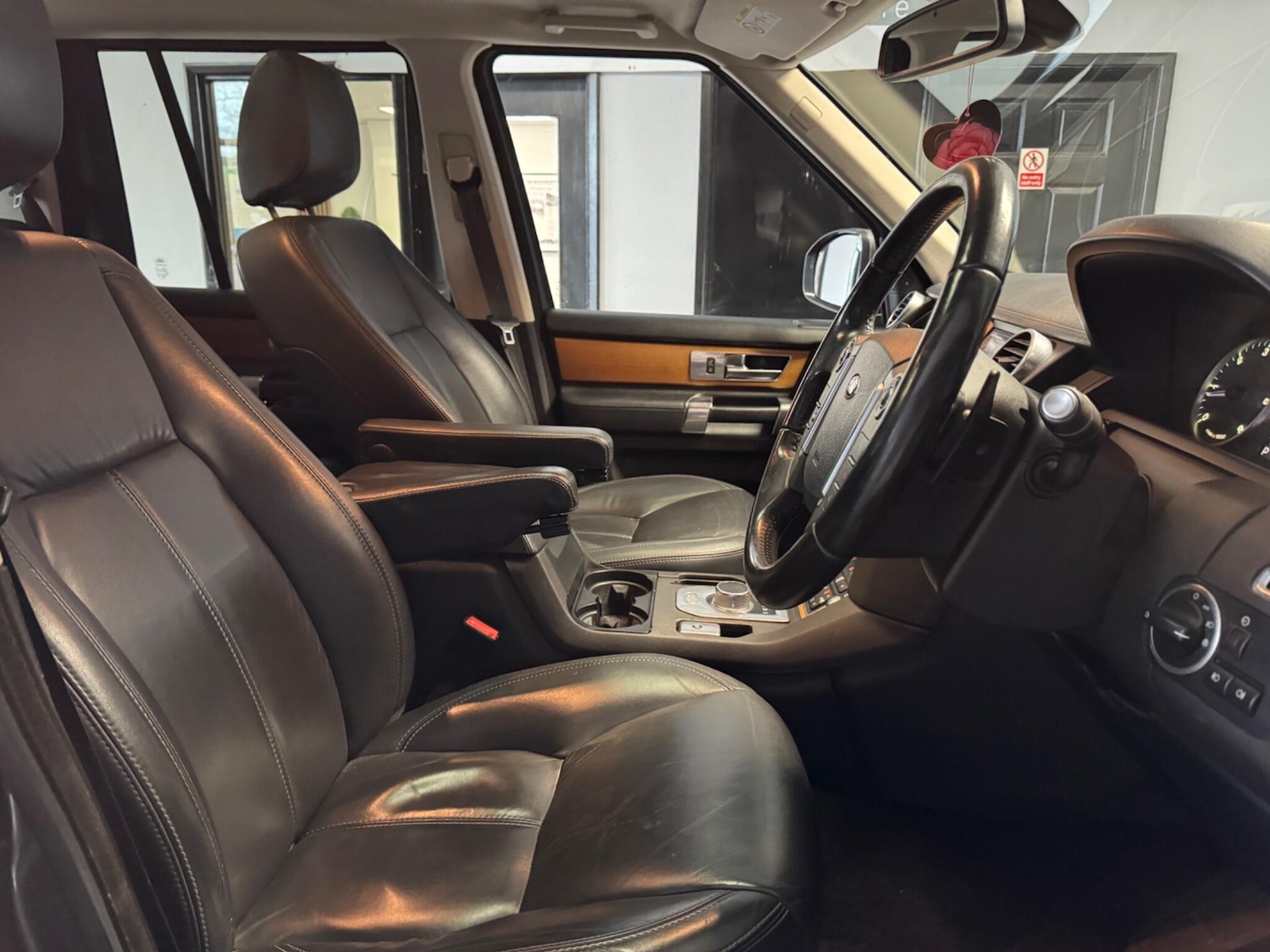 Used Land Rover Discovery 4 2015 for sale - 77387223: Photo 18