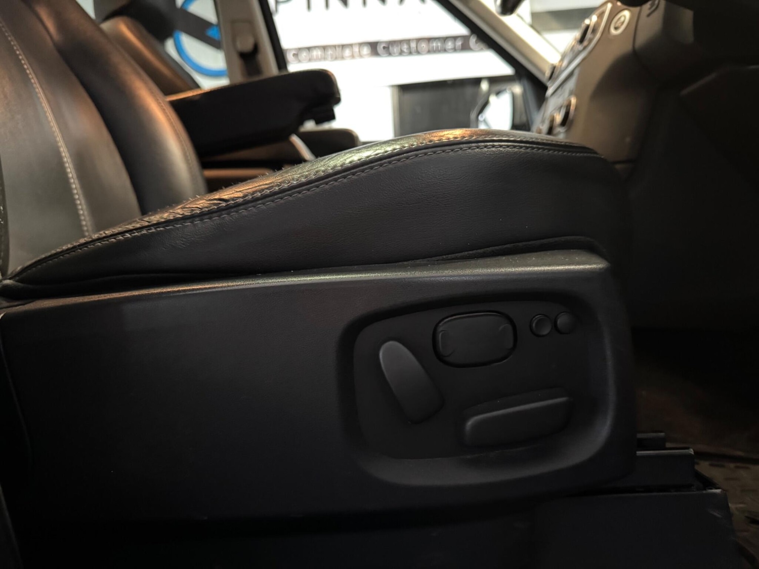 Used Land Rover Discovery 4 2015 for sale - 77387223: Photo 23