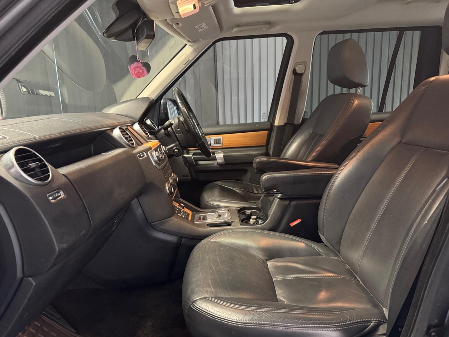 Used Land Rover Discovery 4 2015 for sale - 77387223: Photo 26