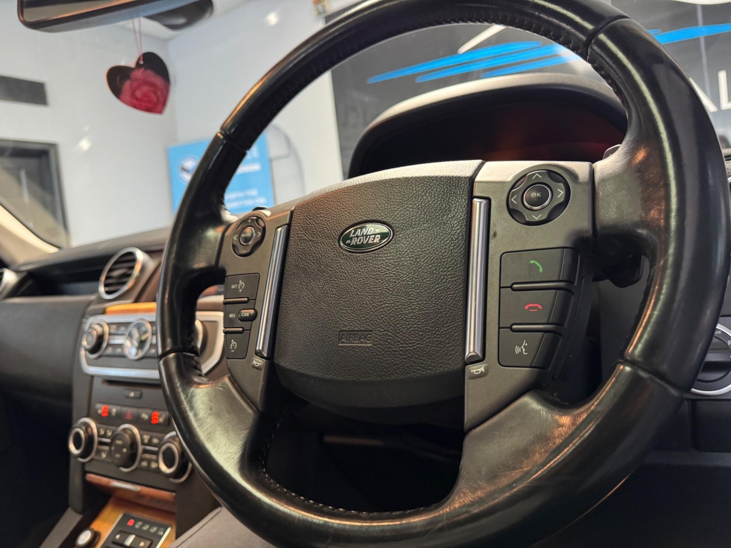 Used Land Rover Discovery 4 2015 for sale - 77387223: Photo 34