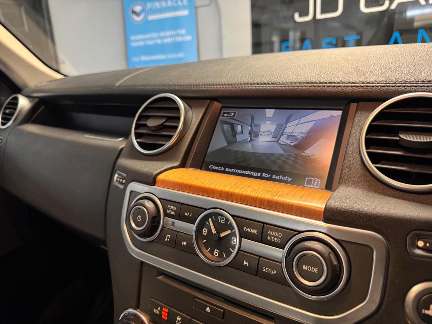 Used Land Rover Discovery 4 2015 for sale - 77387223: Photo 36