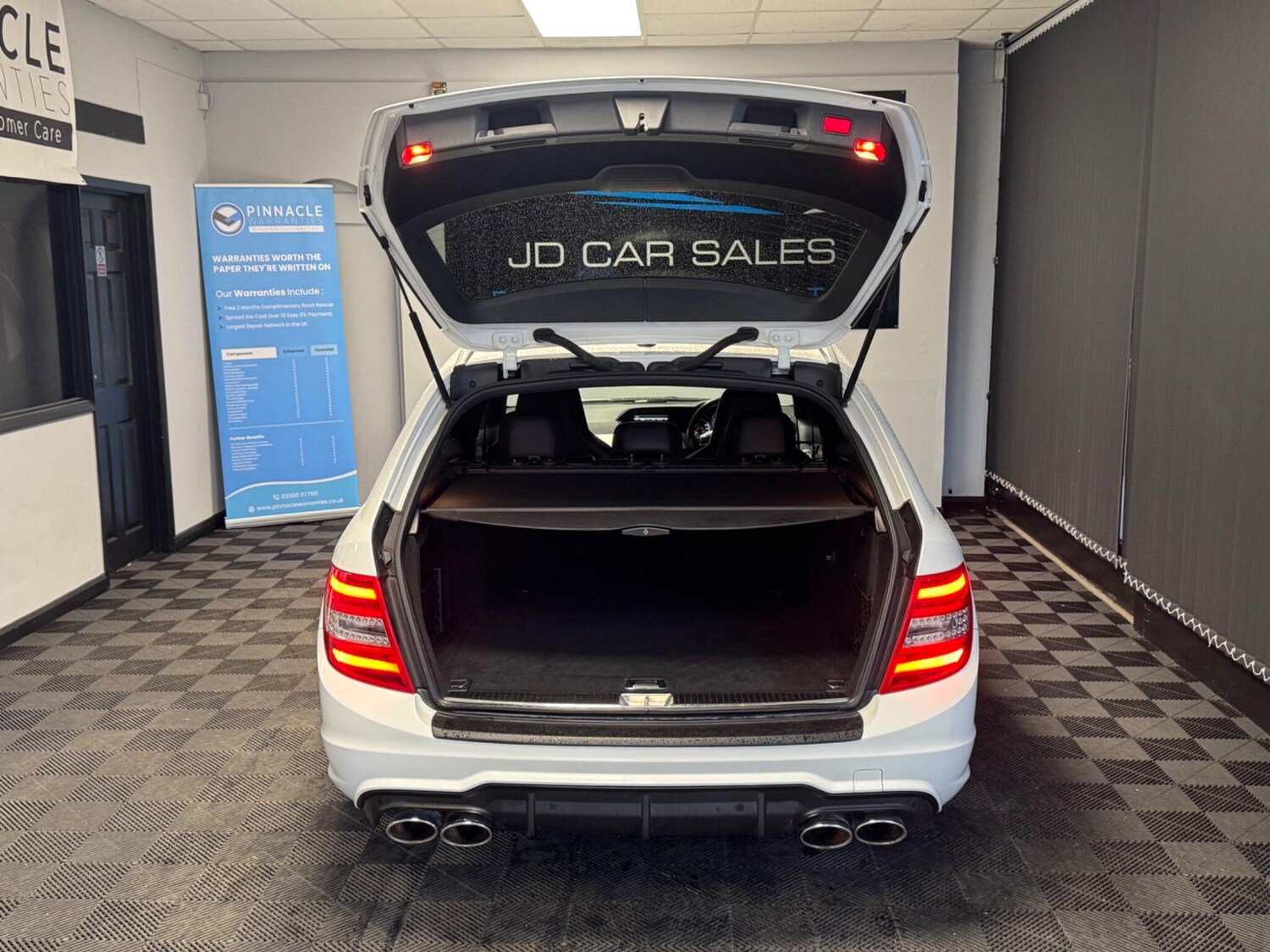 Used Mercedes-Benz C Class 2013 for sale - 77784213: Photo 15