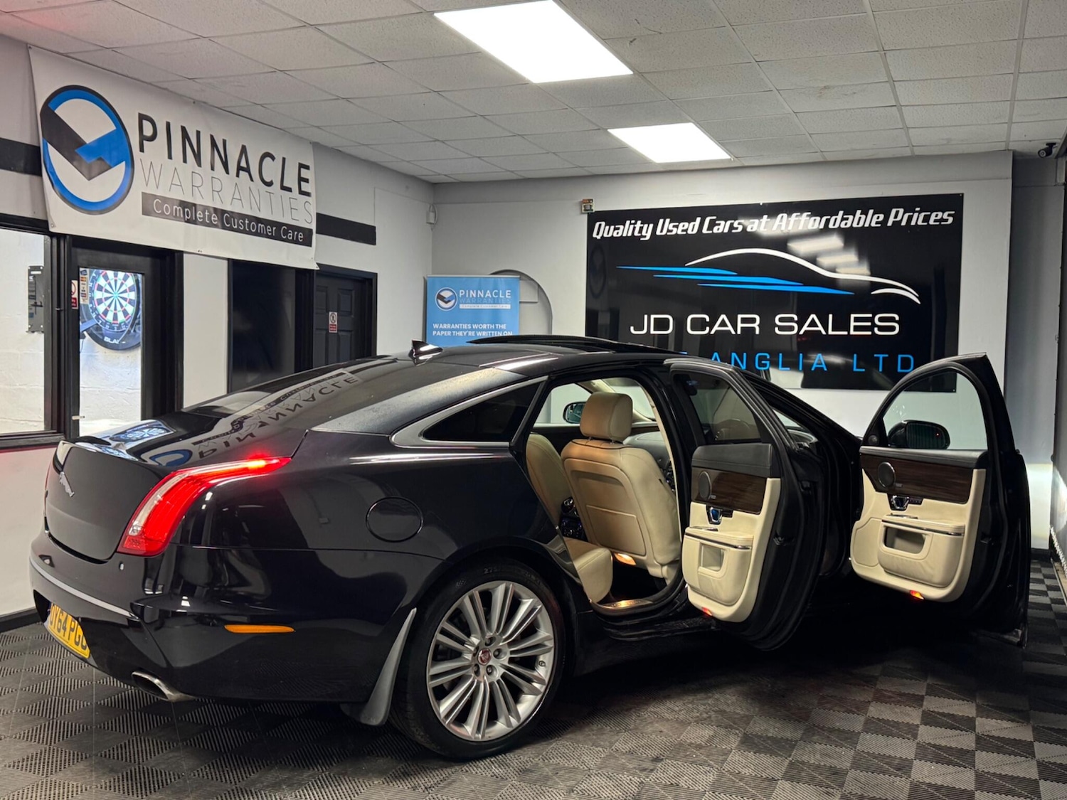 Used Jaguar XJ for sale - 77268130: Photo 12