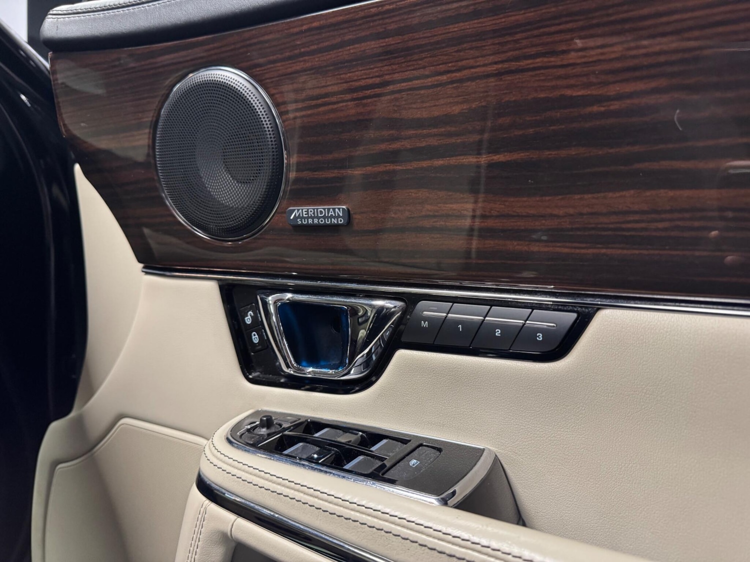 Used Jaguar XJ for sale - 77268130: Photo 18