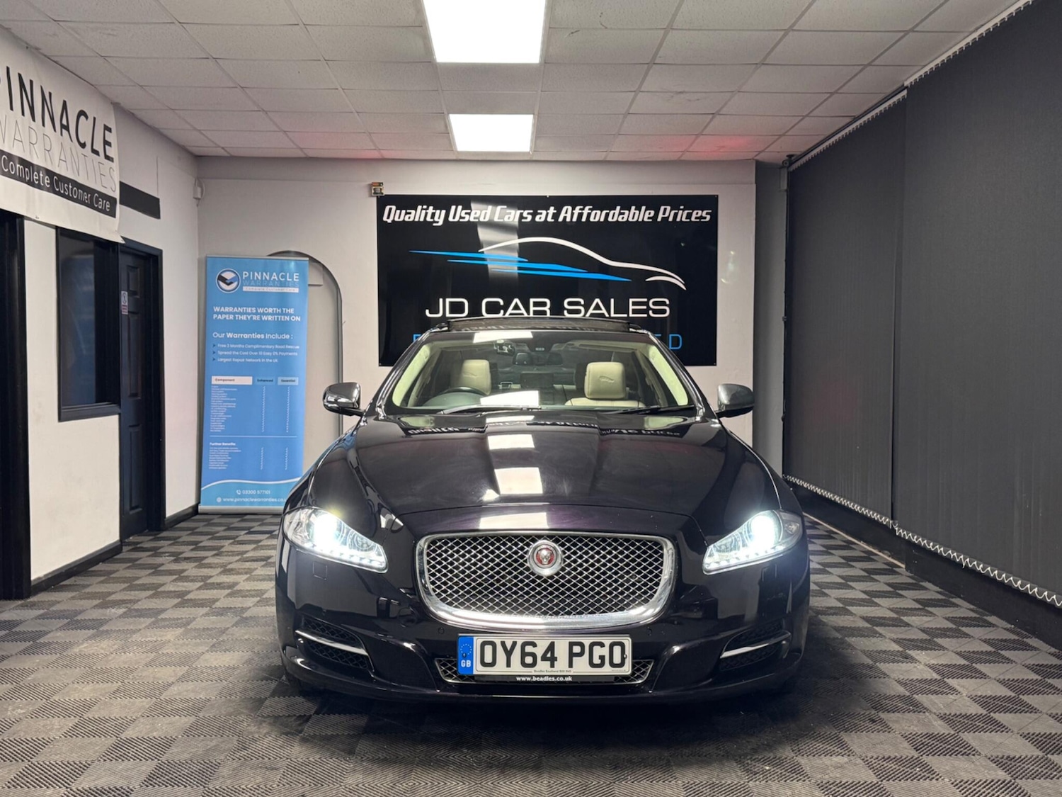 Used Jaguar XJ for sale - 77268130: Photo 2
