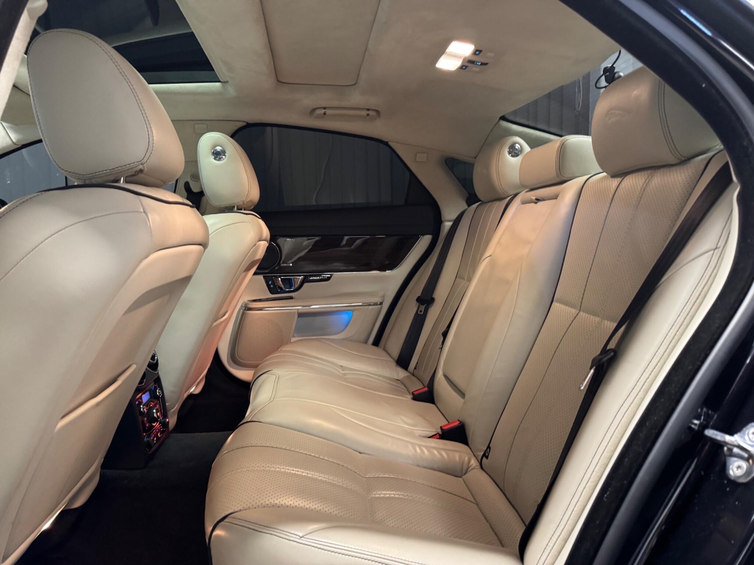 Used Jaguar XJ for sale - 77268130: Photo 27