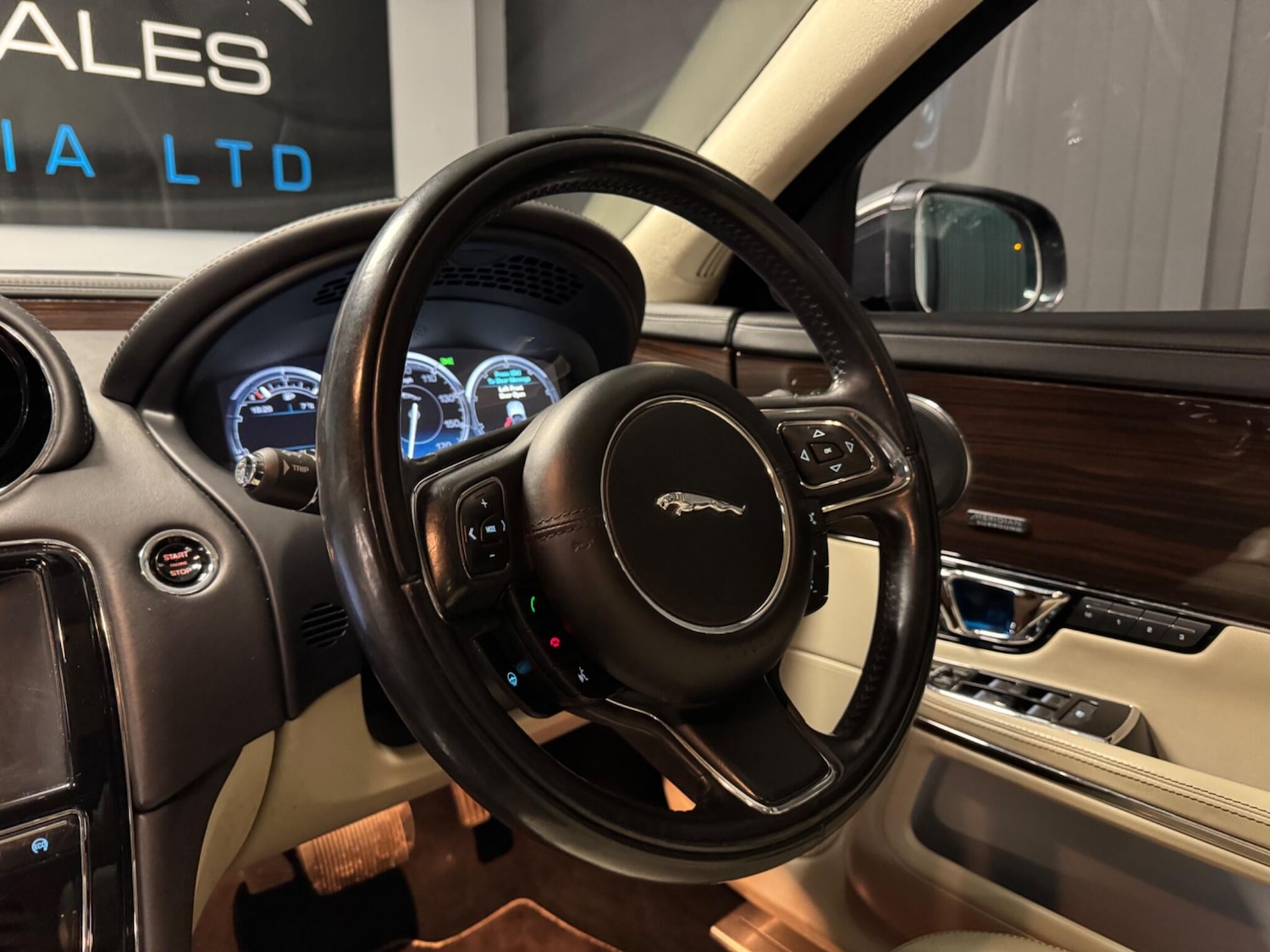 Used Jaguar XJ for sale - 77268130: Photo 35