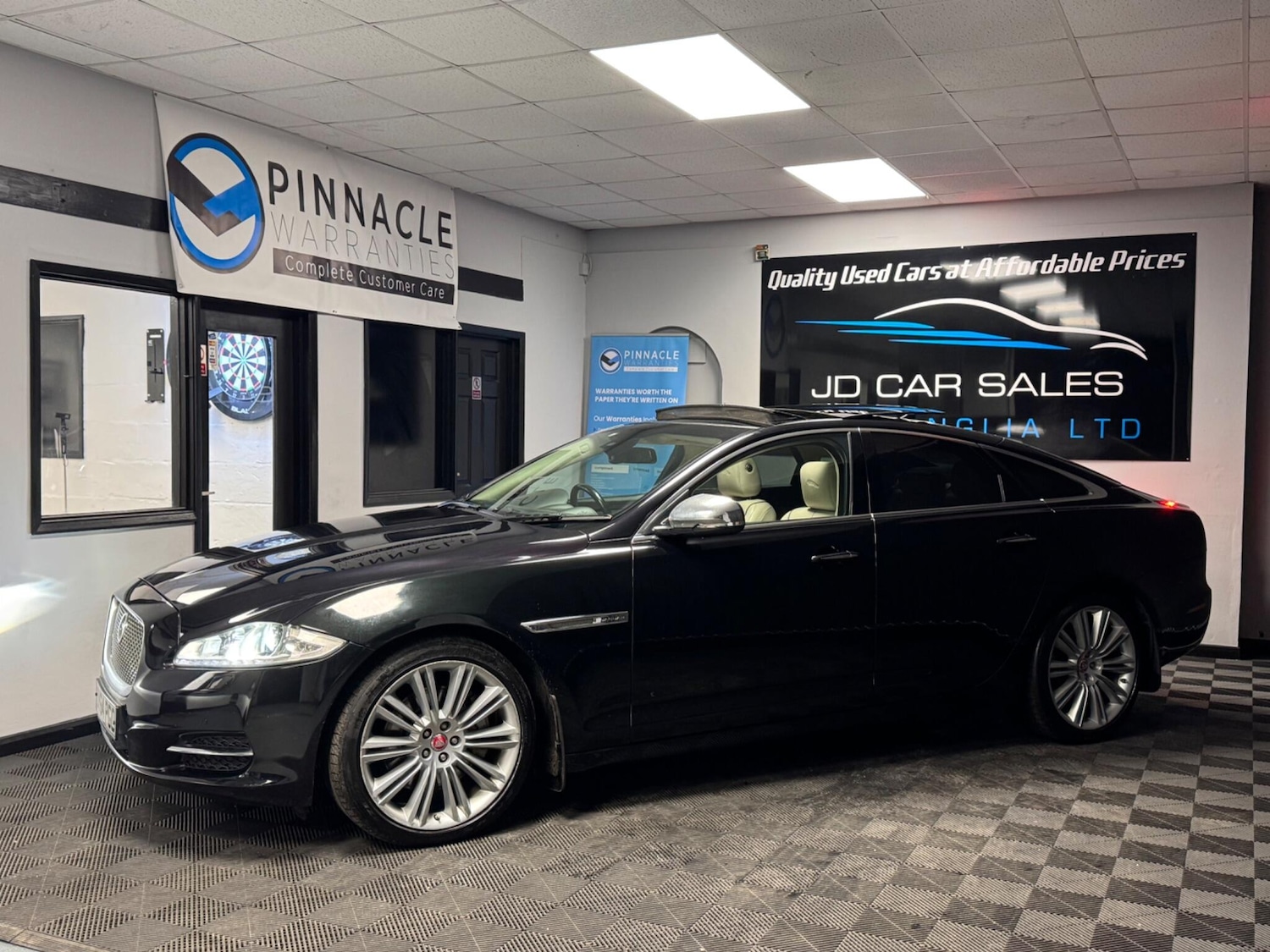 Used Jaguar XJ for sale - 77268130: Photo 7