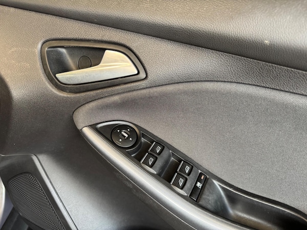 Used Ford Focus 2012 for sale - 76031836: Photo 23