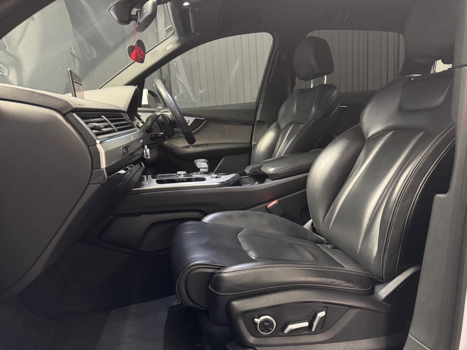 Used Audi Q7 2016 for sale - 77130788: Photo 34