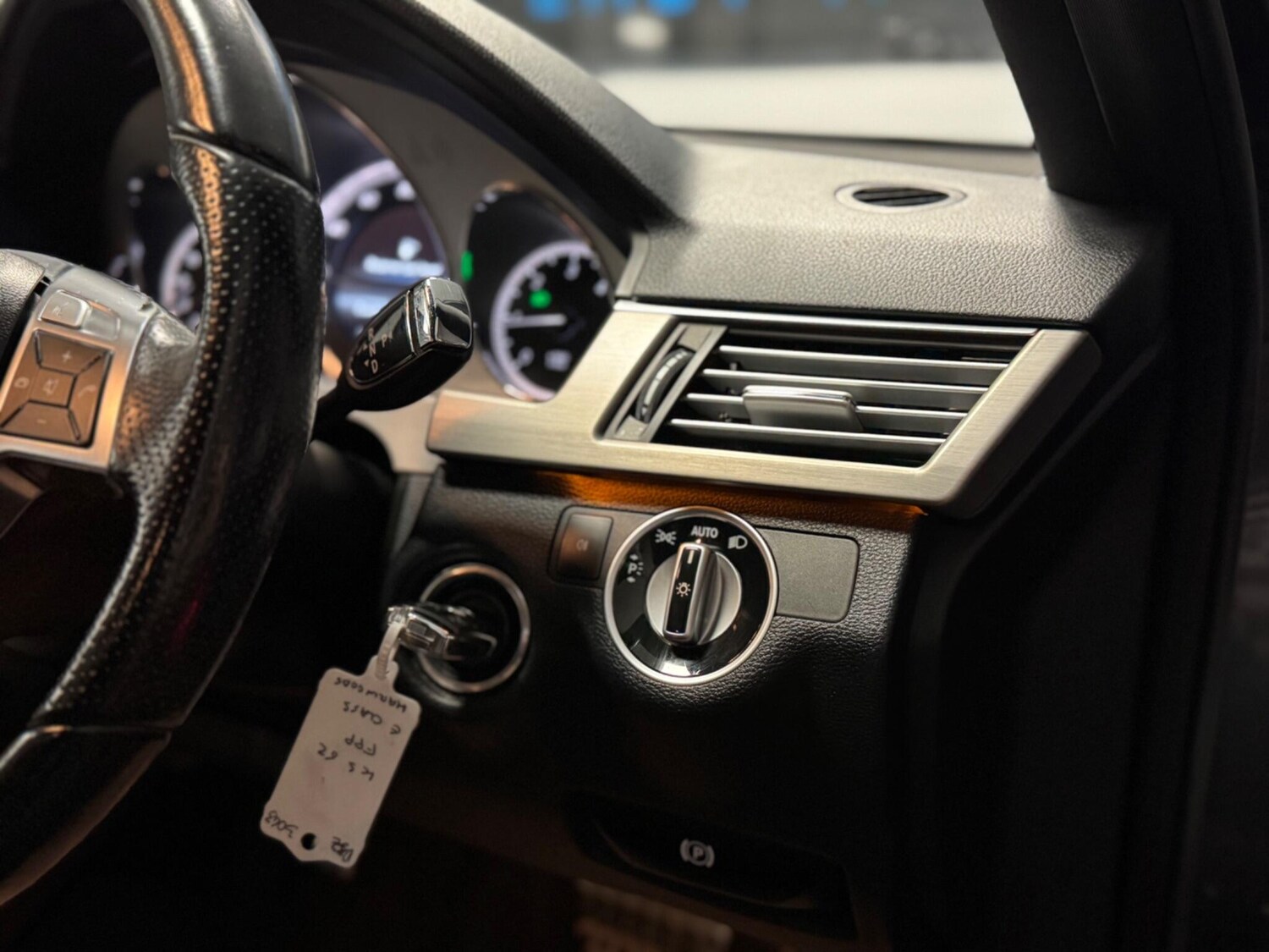 Used Mercedes-Benz E Class 2013 for sale - 76592473: Photo 20