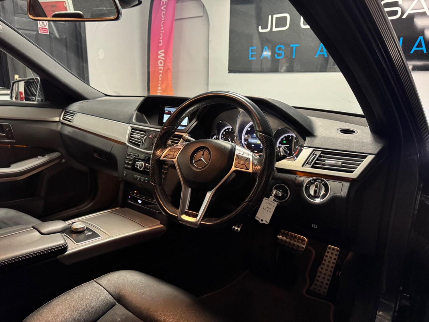 Used Mercedes-Benz E Class 2013 for sale - 76592473: Photo 27