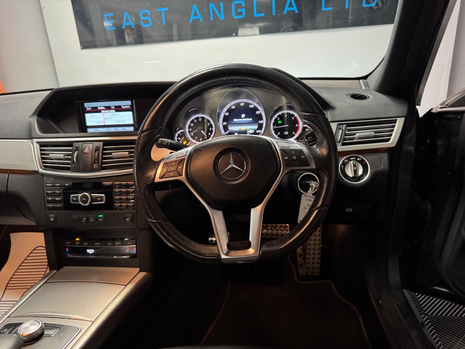 Used Mercedes-Benz E Class 2013 for sale - 76592473: Photo 28