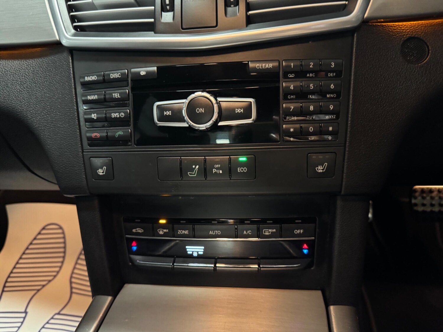 Used Mercedes-Benz E Class 2013 for sale - 76592473: Photo 30