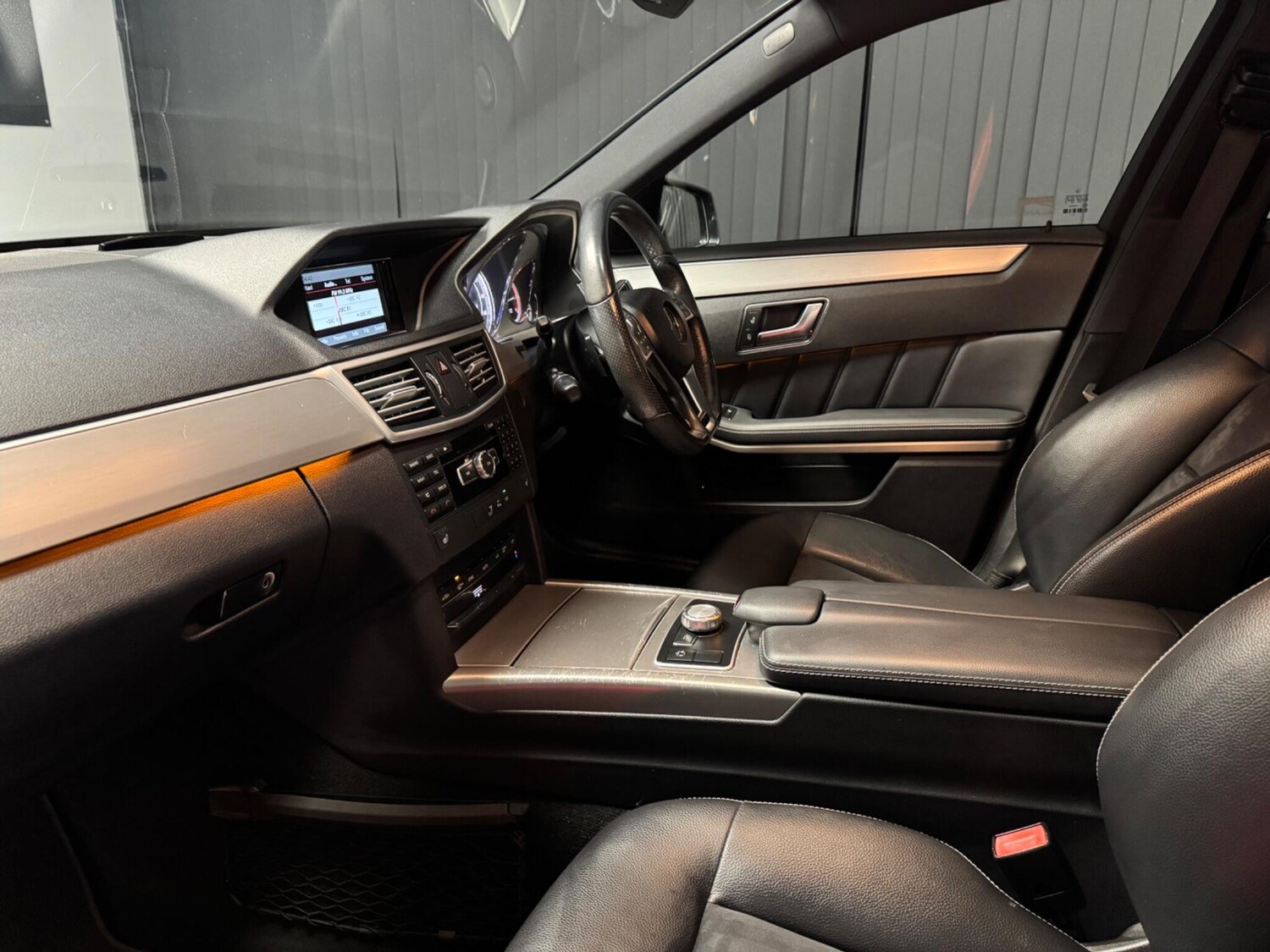 Used Mercedes-Benz E Class 2013 for sale - 76592473: Photo 41