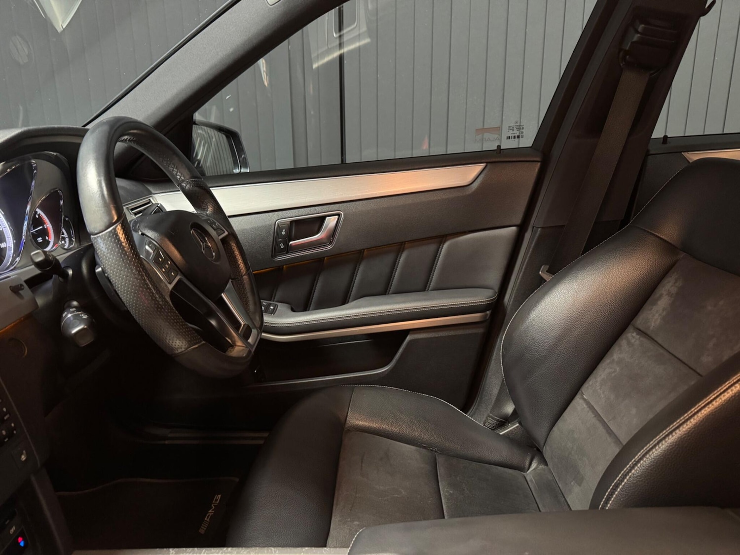 Used Mercedes-Benz E Class 2013 for sale - 76592473: Photo 43