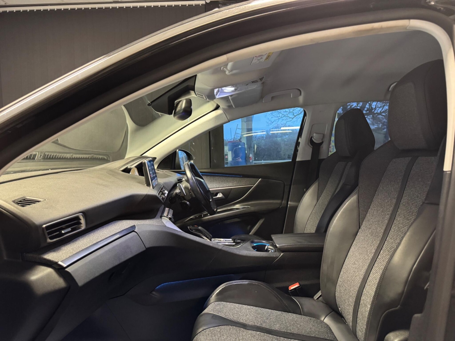 Used Peugeot 3008 2018 for sale - 77455988: Photo 25