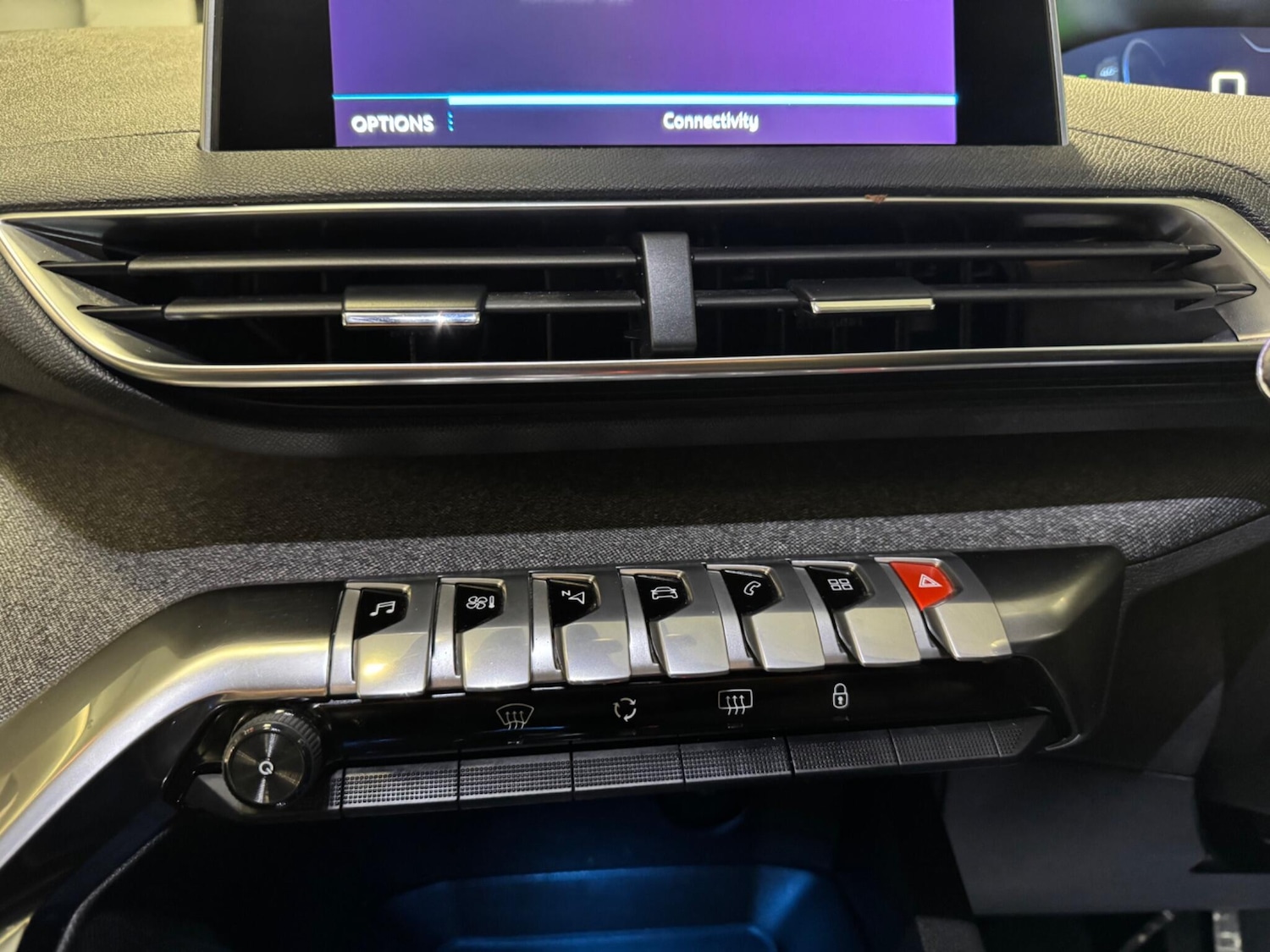 Used Peugeot 3008 2018 for sale - 77455988: Photo 30